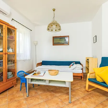 Nadori 1 By Interhome